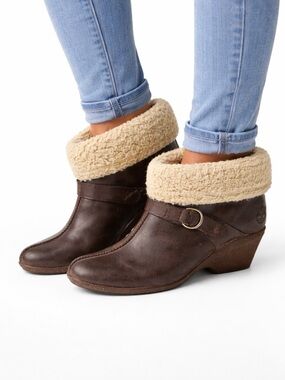 $150 Timberland Shearling Lined Wedge Ankle Boots – Women’s Size 9